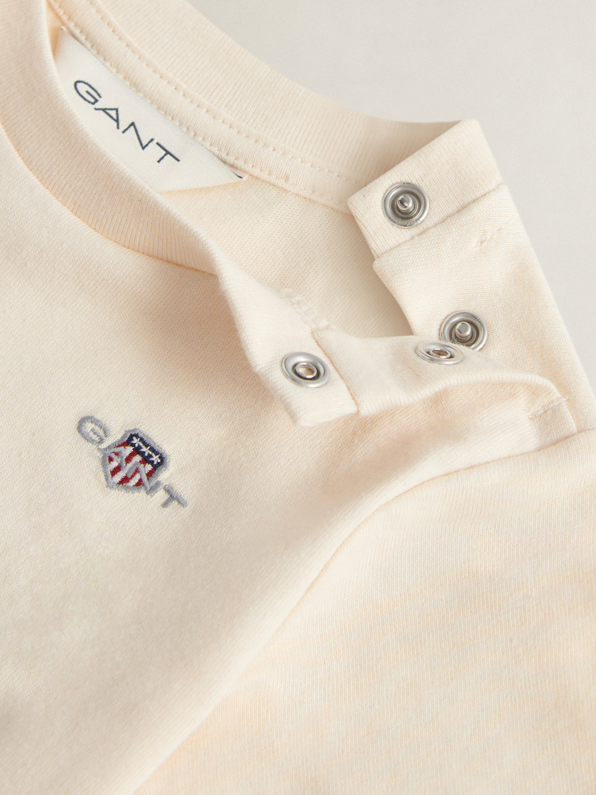 Gant Boys Cream Shield T-Shirt and Short Set | Casa Childrenswear