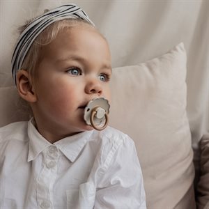 FRIGG Daisy - Round Latex 2-Pack Pacifiers 1 | Casa Childrenswear